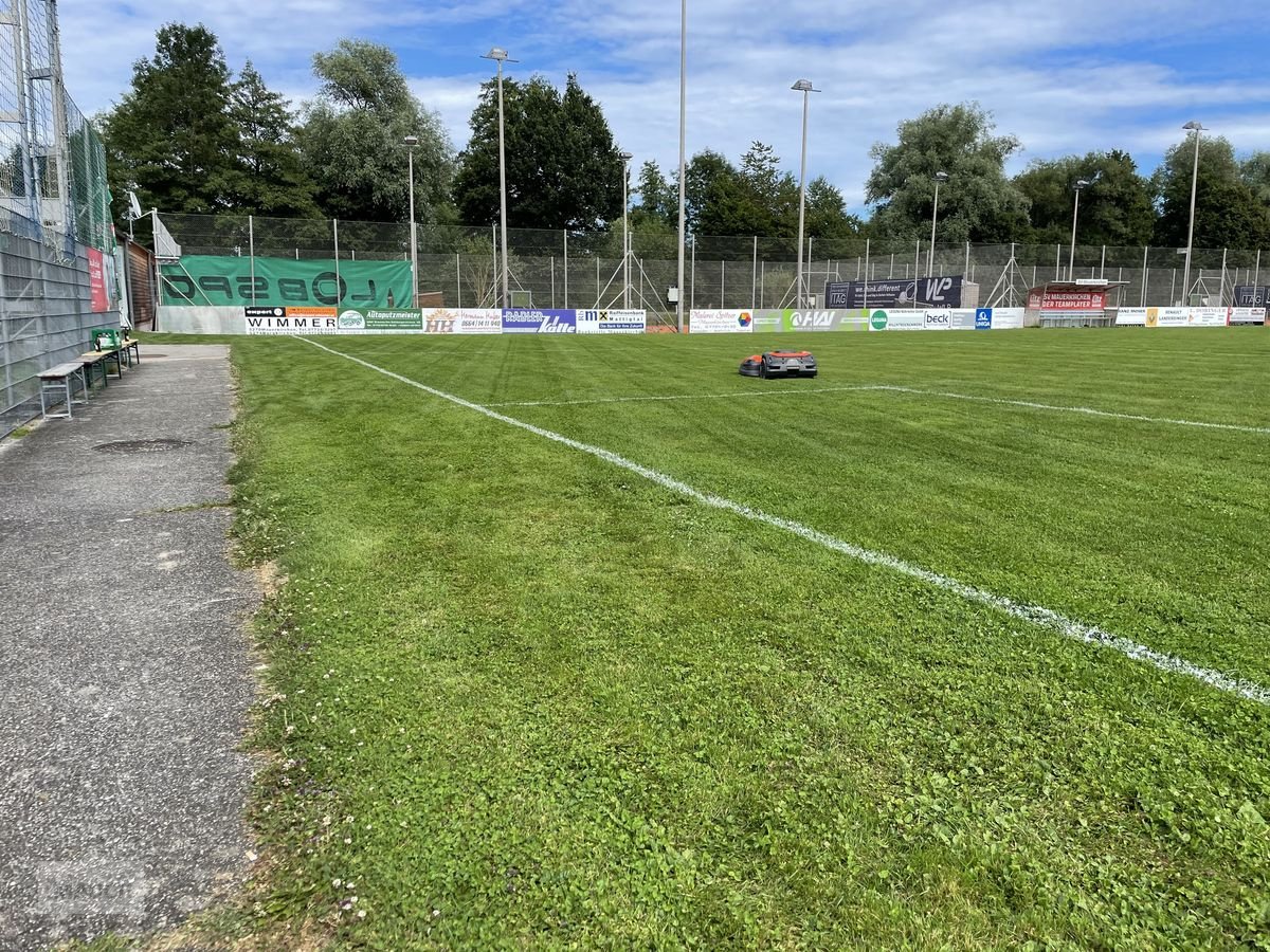 Mähroboter du type Husqvarna Ceora 546 EPOS Golfplatz & Sportplatzmäher, Neumaschine en Burgkirchen (Photo 15)