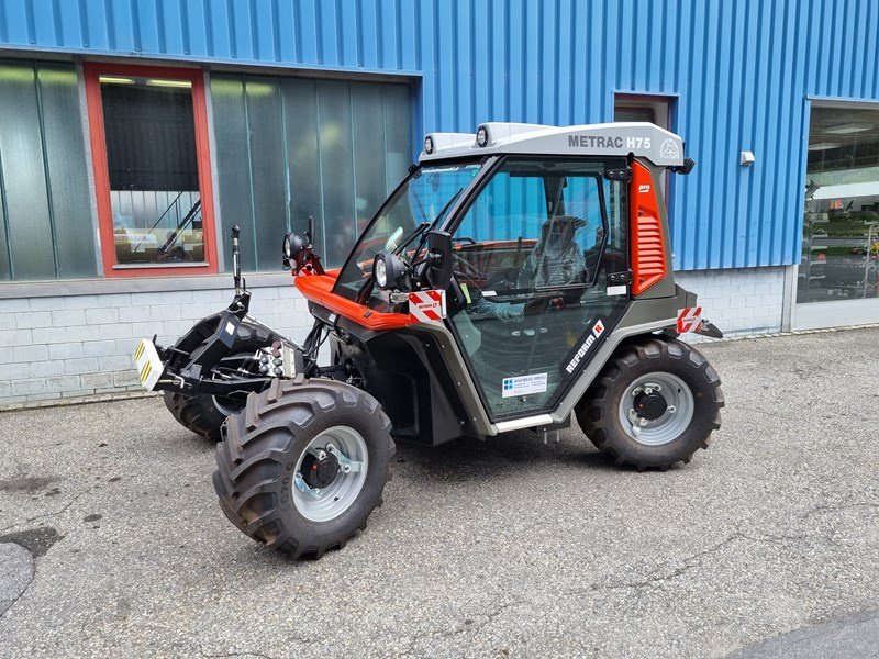 Mähtrak & Bergtrak des Typs Reform Metrac H75 Pro Zweiachsmäher, Ausstellungsmaschine in Chur (Bild 1)