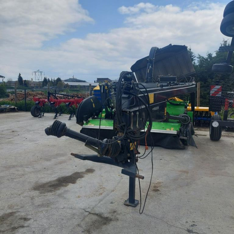 Mähwerk van het type Deutz-Fahr 832 R PRO, Gebrauchtmaschine in AUMONT AUBRAC (Foto 2)