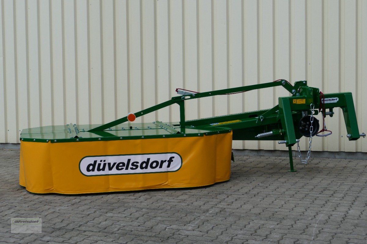 Mähwerk des Typs Düvelsdorf d-Cut, Neumaschine in Ottersberg - Bahnhof (Bild 1)