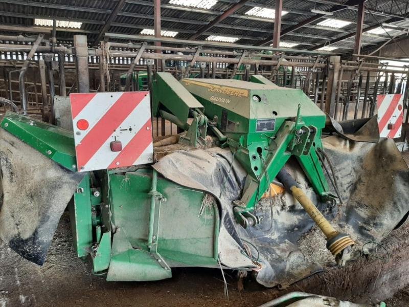 Mähwerk des Typs John Deere 131, Gebrauchtmaschine in CHAUMONT (Bild 1)