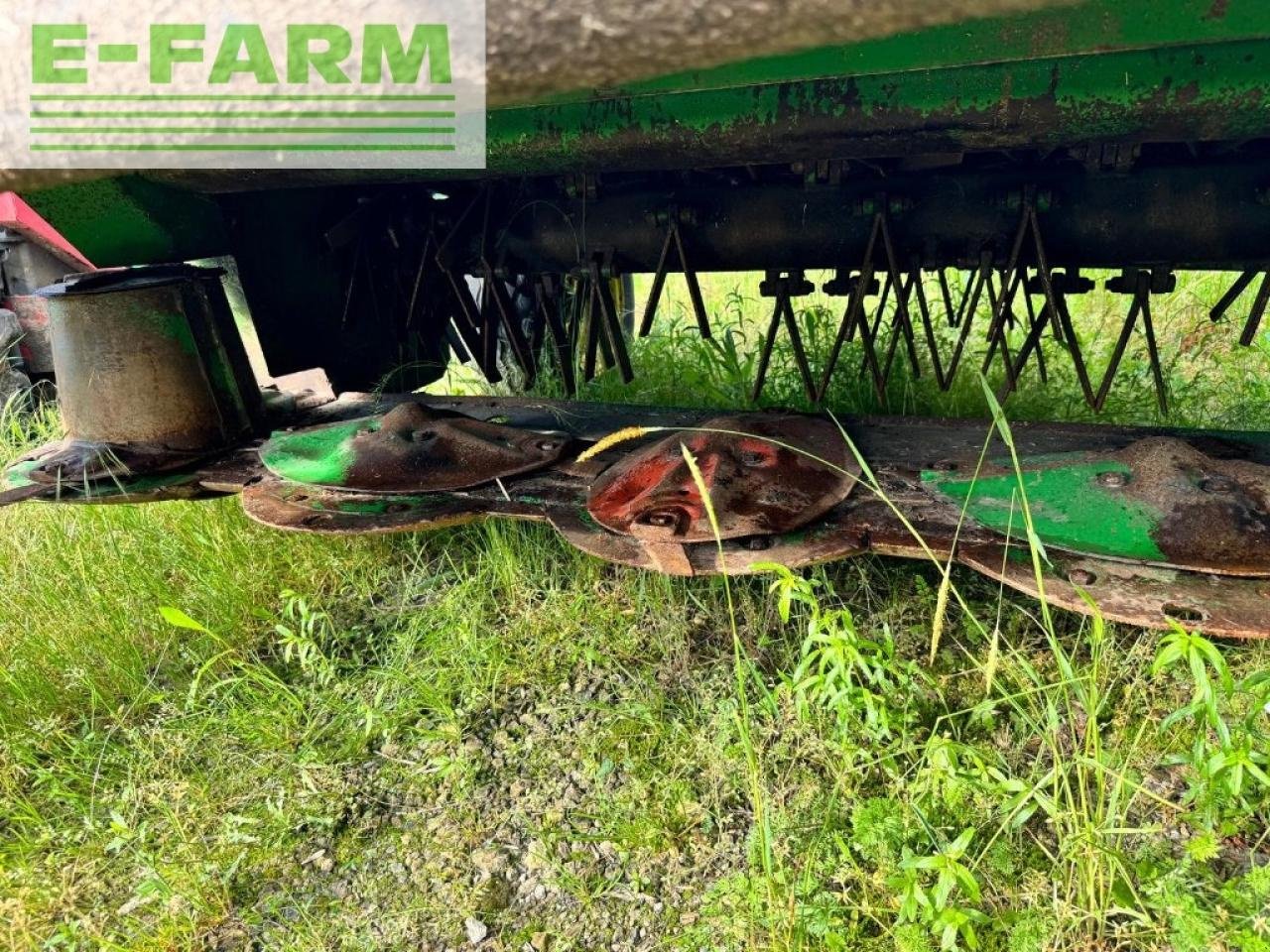 Mähwerk del tipo John Deere 1365, Gebrauchtmaschine In CHAUVONCOURT (Immagine 9)