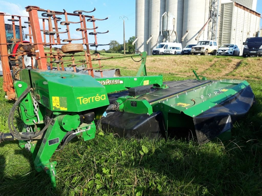 Mähwerk des Typs John Deere 331, Gebrauchtmaschine in BRAS SUR MEUSE (Bild 2)