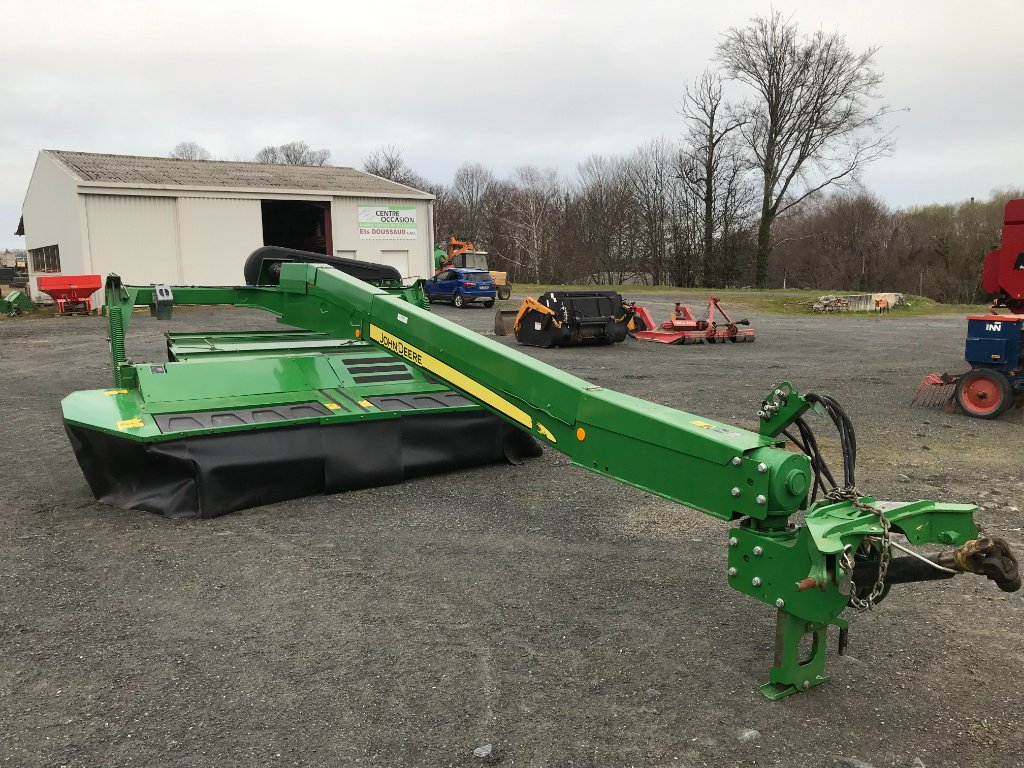 Mähwerk Türe ait John Deere 830 DESTOCKAGE, Gebrauchtmaschine içinde UZERCHE (resim 1)