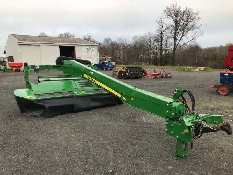 Mähwerk des Typs John Deere 830 DESTOCKAGE, Gebrauchtmaschine in UZERCHE (Bild 1)