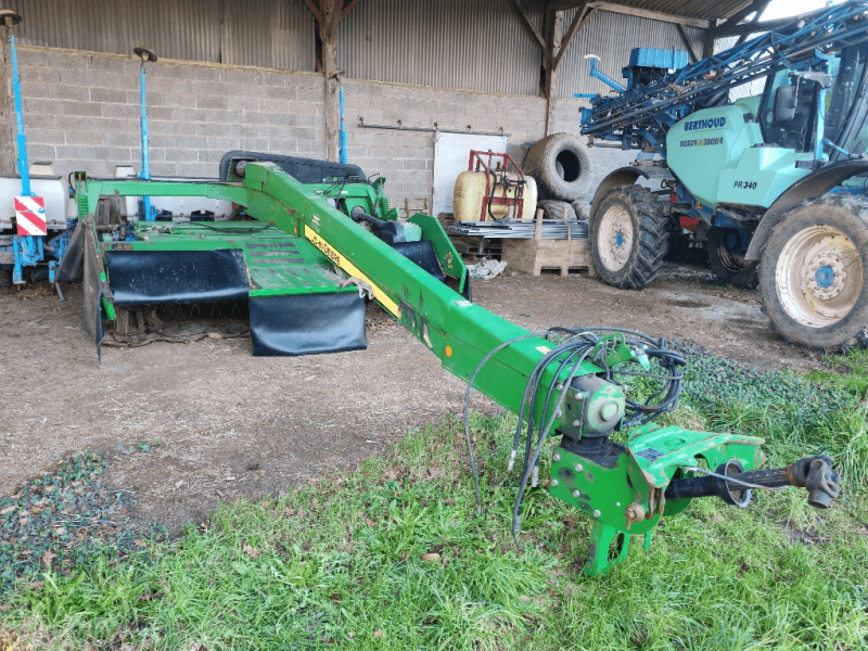 Mähwerk van het type John Deere 835, Gebrauchtmaschine in ISIGNY-LE-BUAT (Foto 1)