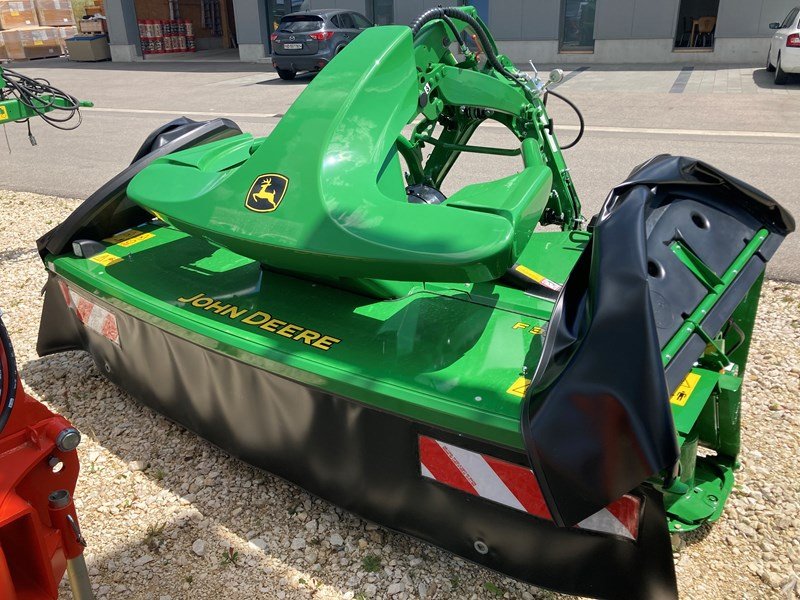 Mähwerk des Typs John Deere F 310 R, Neumaschine in Chavornay (Bild 1)