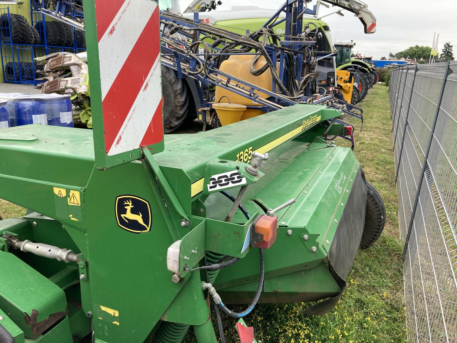 Mähwerk tip John Deere FAUCHEUSE CONDITIONNEUSE 1365, Gebrauchtmaschine in ST CLEMENT DE LA PLACE (Poză 3)