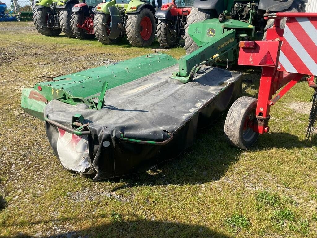 Mähwerk tip John Deere FAUCHEUSE JOHN DEERE 331, Gebrauchtmaschine in ST CLEMENT DE LA PLACE (Poză 2)