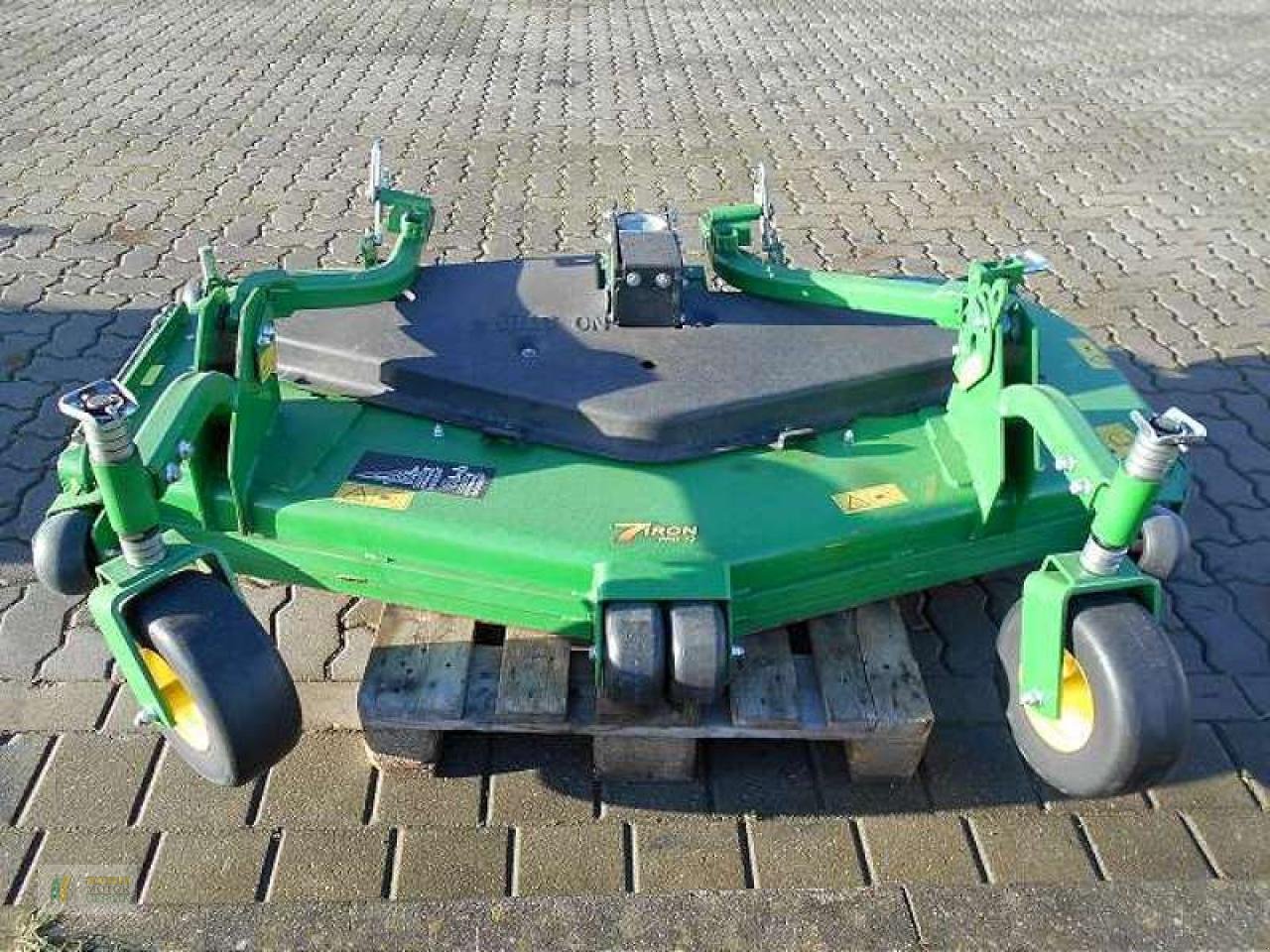 Mähwerk du type John Deere FRONTMÄHWERK MODELL, Gebrauchtmaschine en Cloppenburg (Photo 1)