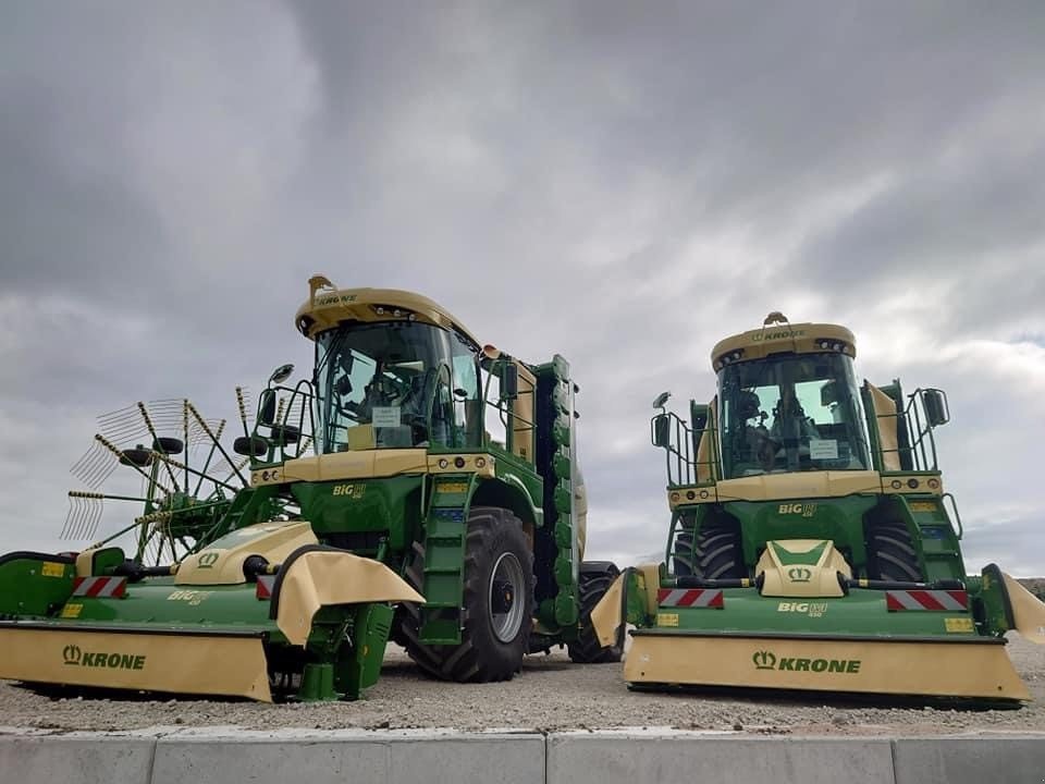 Mähwerk Türe ait Krone BIG M big m 450 med snegle og gps, Gebrauchtmaschine içinde Kongerslev (resim 1)