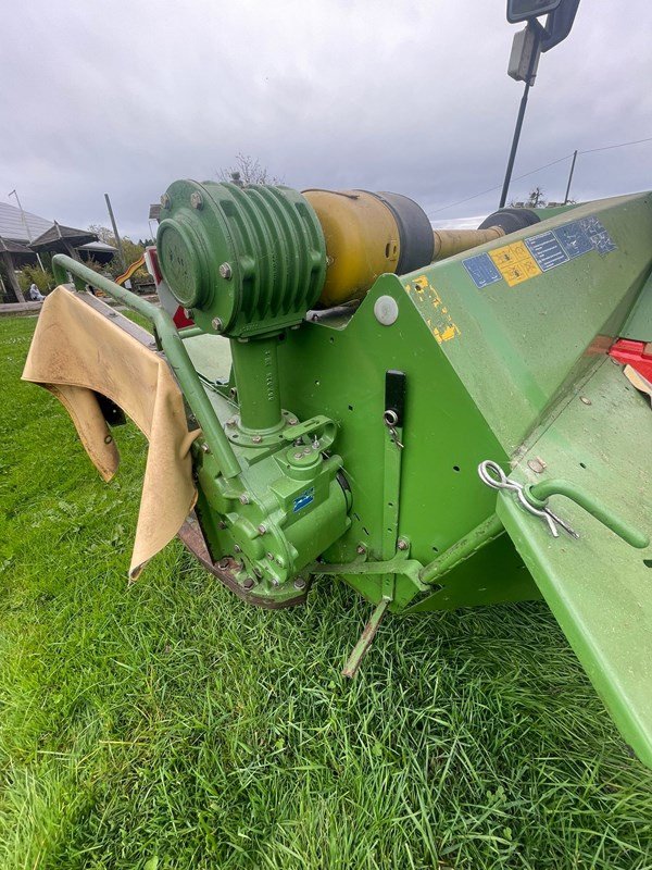 Mähwerk van het type Krone Easy Cut 32CV Flout, Gebrauchtmaschine in Oetwil am See (Foto 5)