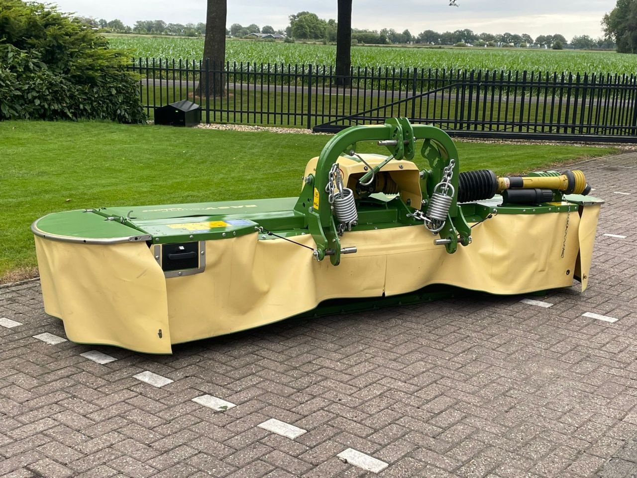 Mähwerk of the type Krone Easy Cut B1000 F320M, Gebrauchtmaschine in Vriezenveen (Picture 9)