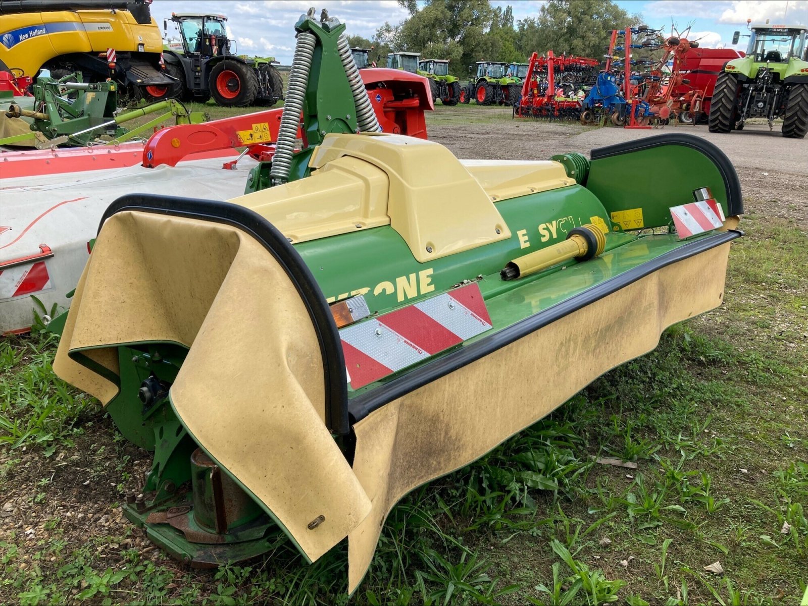 Mähwerk of the type Krone EASY CUT F 320 CV, Gebrauchtmaschine in CHEMINOT (Picture 2)