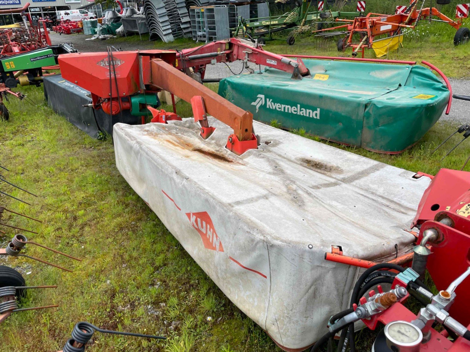 Mähwerk Türe ait Kuhn Faucheuse GMD702 Kuhn, Gebrauchtmaschine içinde LA SOUTERRAINE (resim 6)