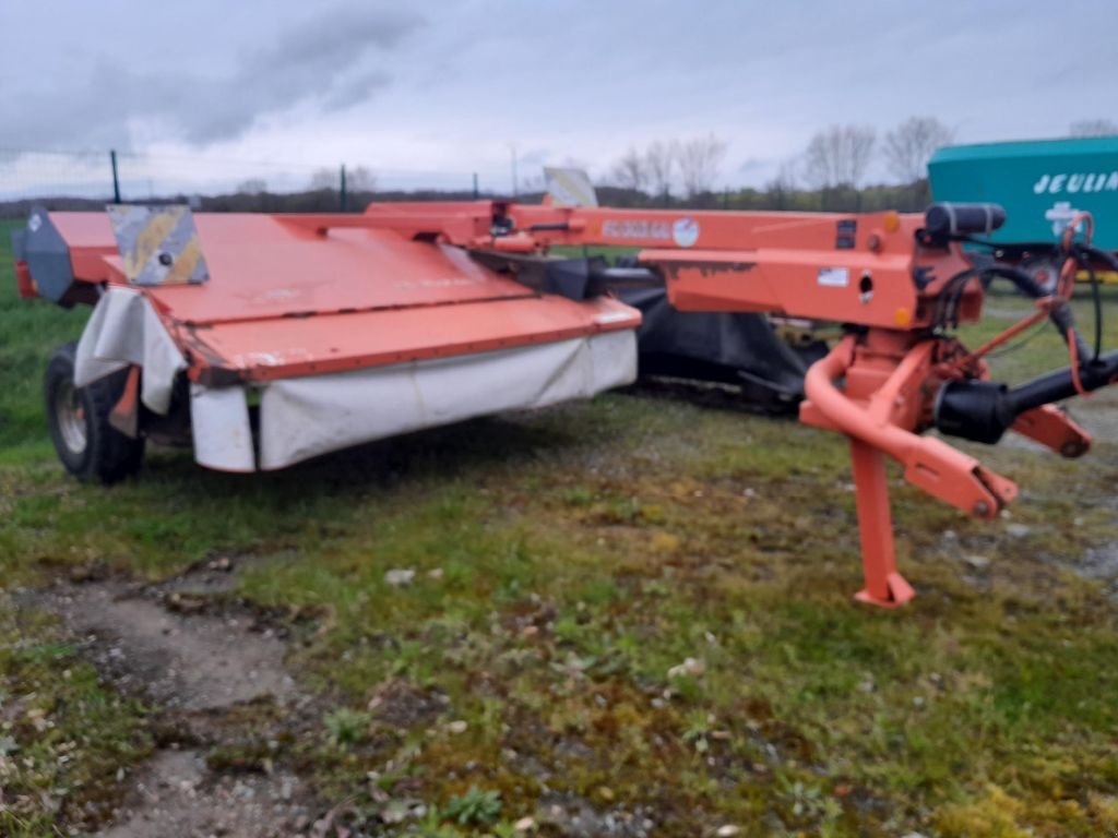 Mähwerk van het type Kuhn FC 303 GL, Gebrauchtmaschine in BAZOGES EN PAREDS (Foto 2)