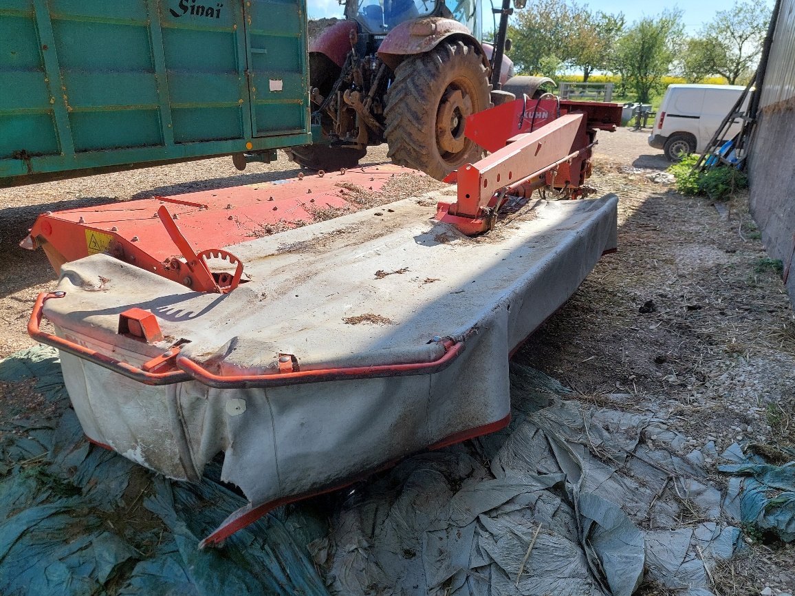 Mähwerk van het type Kuhn FC 313, Gebrauchtmaschine in SAINT LOUP (Foto 9)