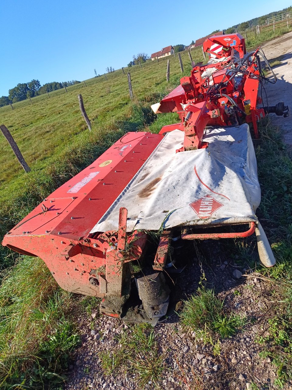 Mähwerk Türe ait Kuhn FC 883 FF LIFT CONTROL, Gebrauchtmaschine içinde MANDRES-SUR-VAIR (resim 11)