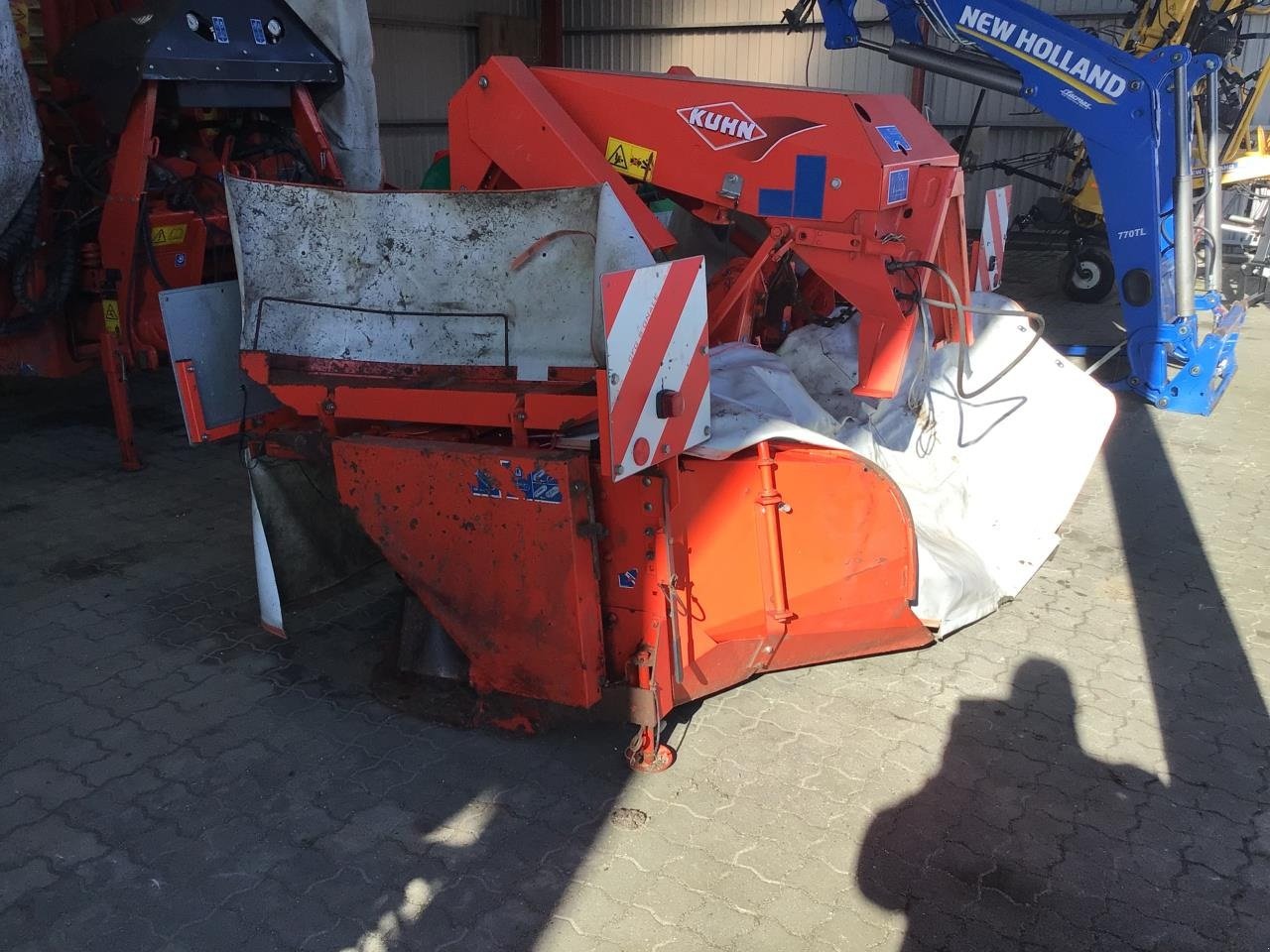 Mähwerk del tipo Kuhn FC883 RC skårlægger med bånd, Gebrauchtmaschine en Herning (Imagen 2)