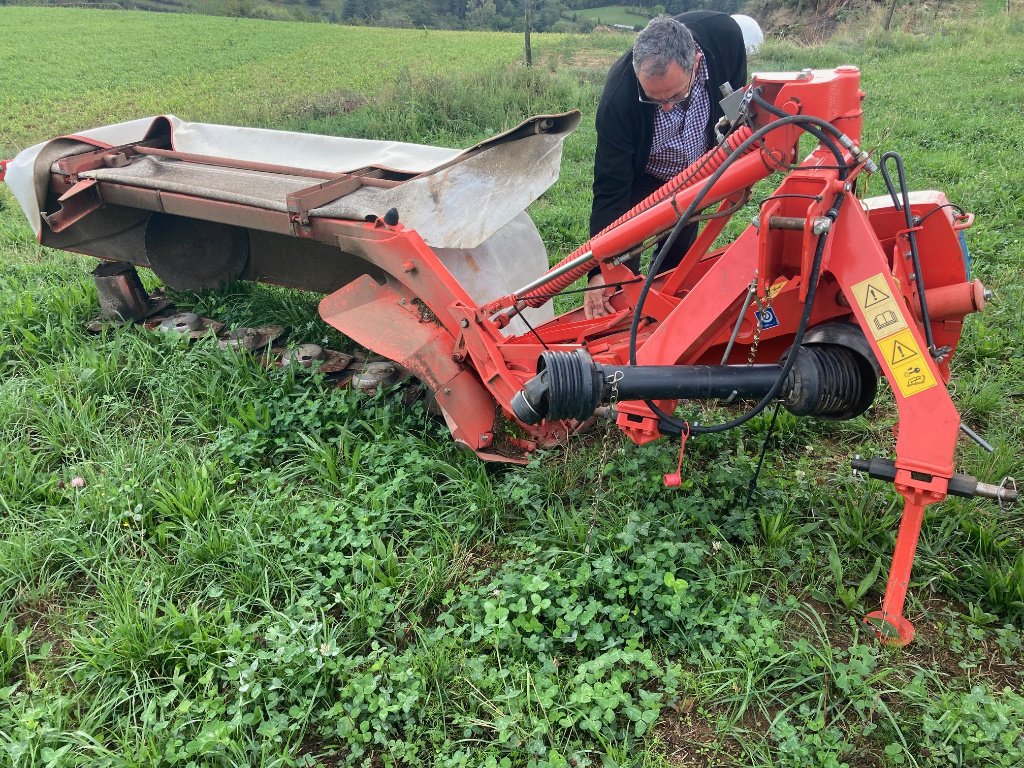 Mähwerk des Typs Kuhn GMD 240, Gebrauchtmaschine in VERNOUX EN VIVARAIS (Bild 2)