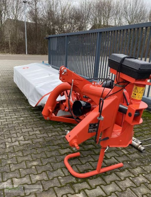 Mähwerk van het type Kuhn GMD 355 FF montiert, November Aktion / mit Frühbezug, 800 € sparen, Neumaschine in Nördlingen (Foto 1)