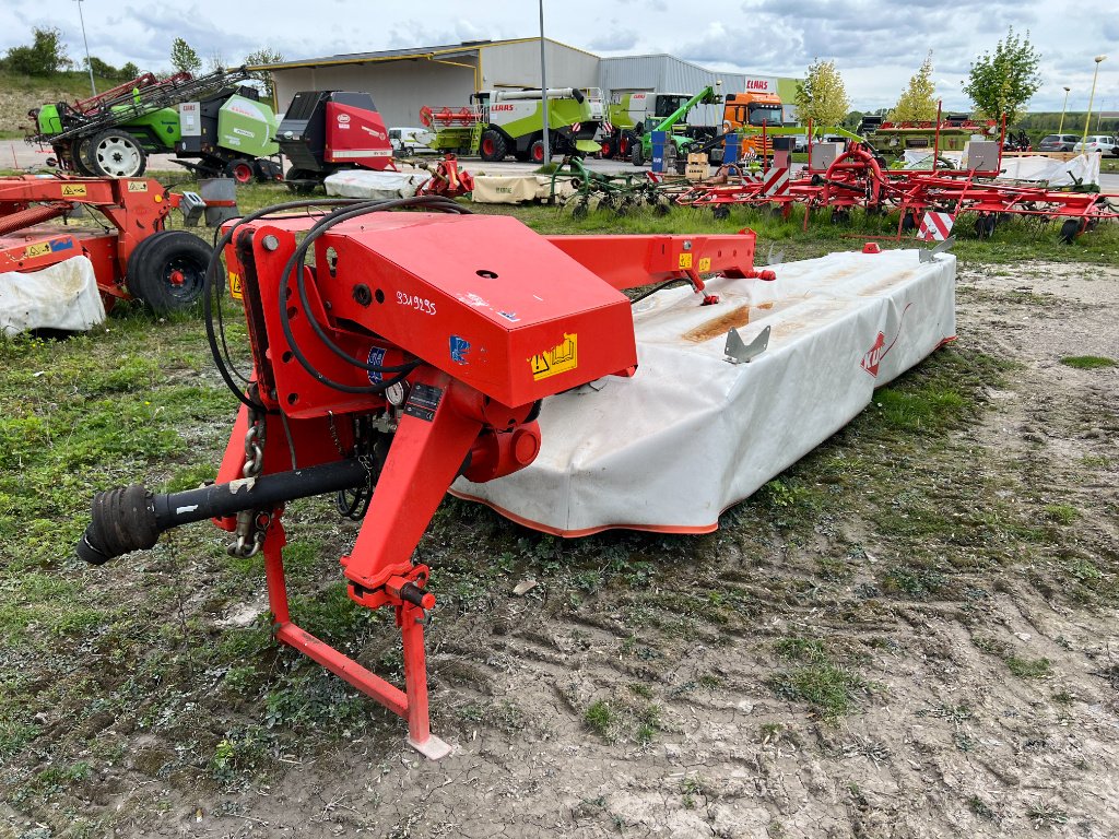 Mähwerk tip Kuhn GMD-4010-FF, Gebrauchtmaschine in CHATEAU PORCIEN (Poză 11)