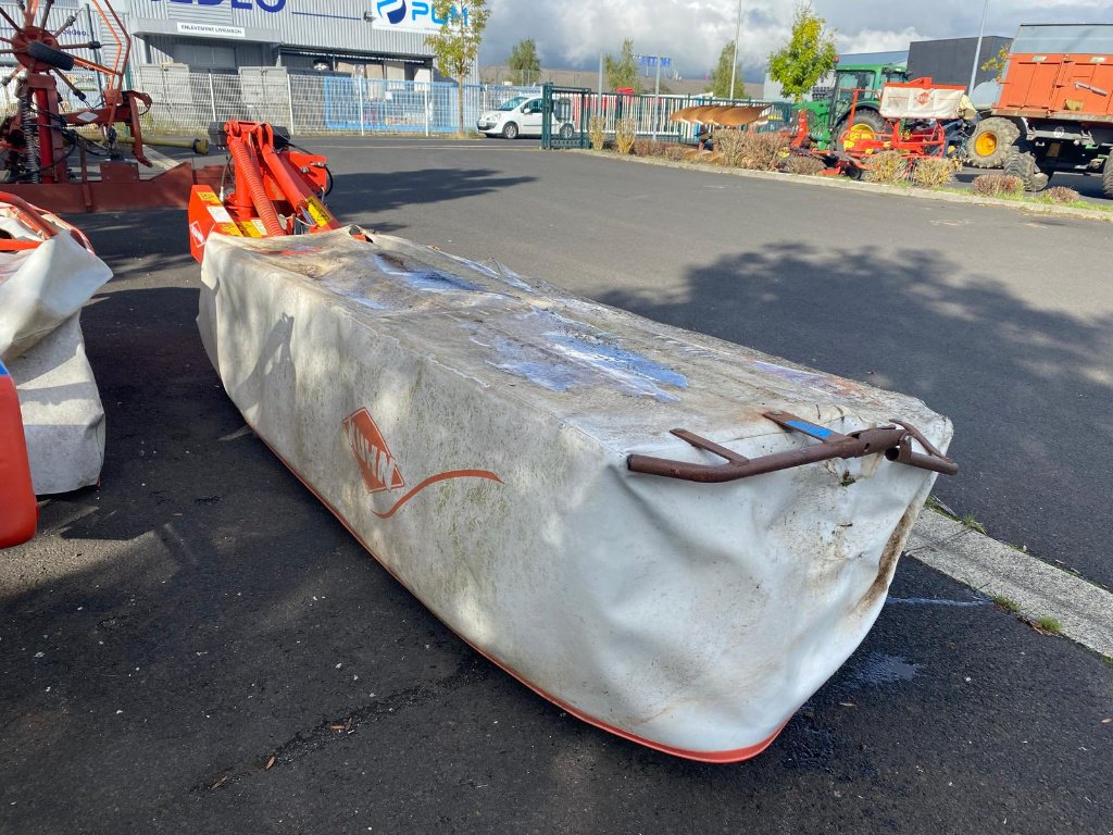 Mähwerk van het type Kuhn GMD 700 GII FF, Gebrauchtmaschine in SAINT FLOUR (Foto 2)