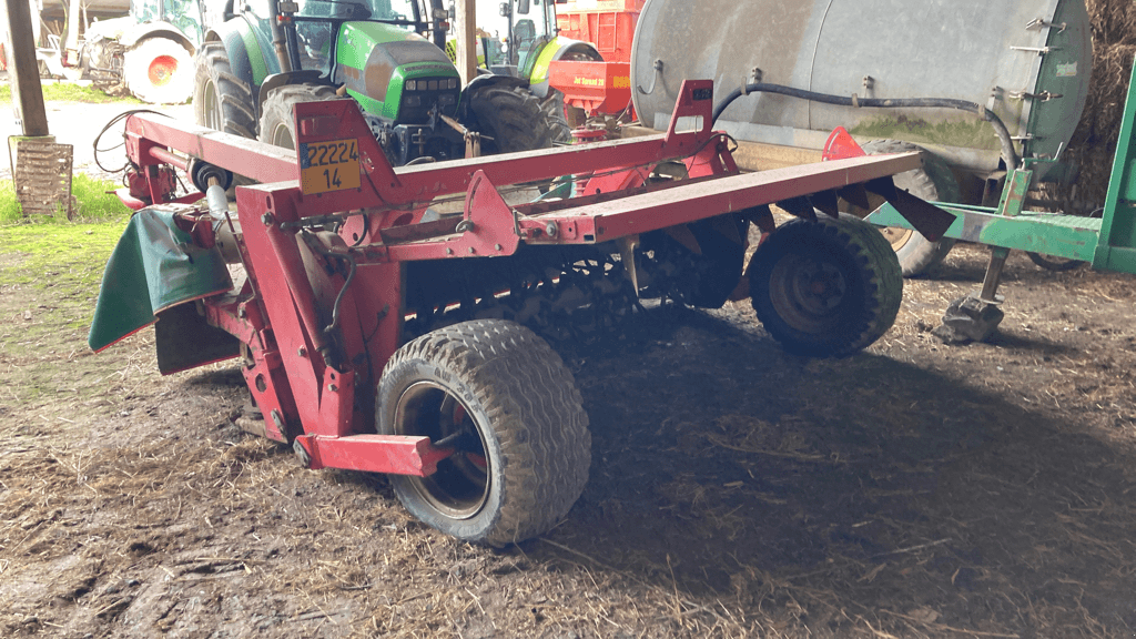 Mähwerk van het type Kverneland 4032, Gebrauchtmaschine in CONDE SUR VIRE (Foto 3)