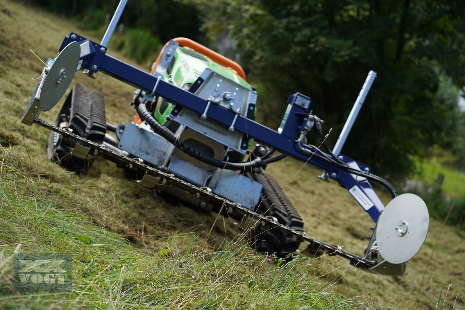 Mähwerk del tipo MDB DM 235X Doppelmesser-Mähwerk für Mähraupe /Mulchraupe /Funkraupe-Lagergerät-, Neumaschine In Schmallenberg (Immagine 17)