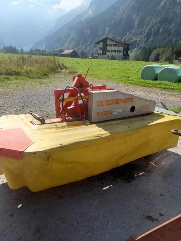 Mähwerk des Typs Niemeyer 220 Swing, Gebrauchtmaschine in Buochs NW (Bild 2)