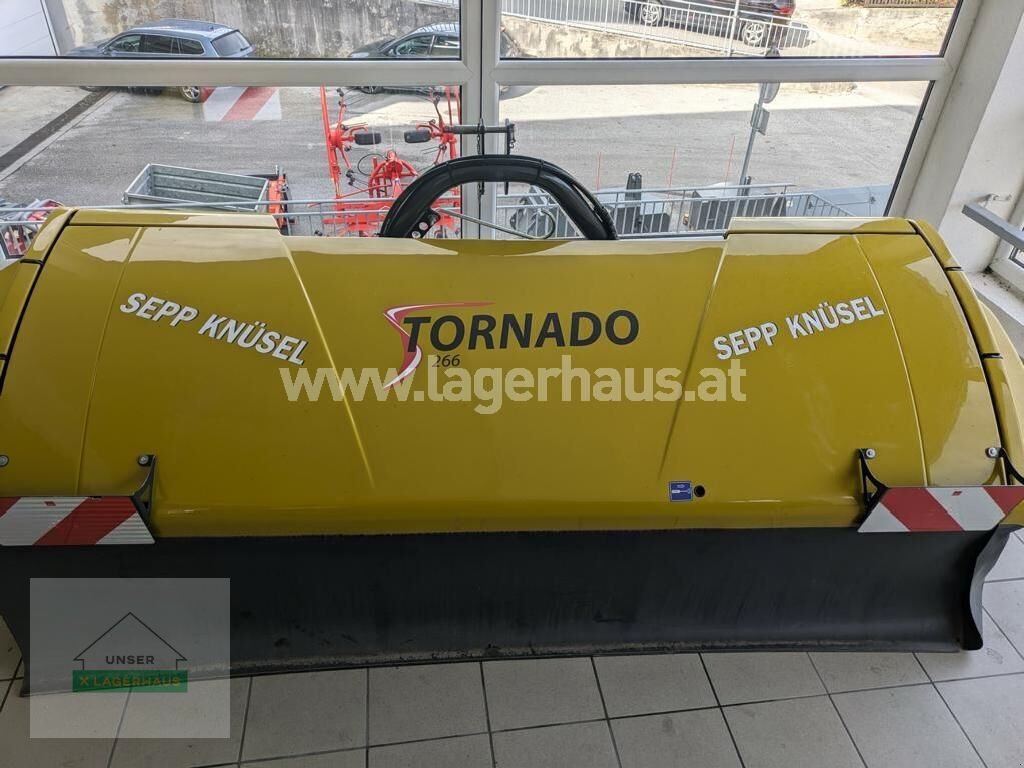 Mähwerk Türe ait Sonstige TORNADO 266, Neumaschine içinde Schlitters (resim 1)