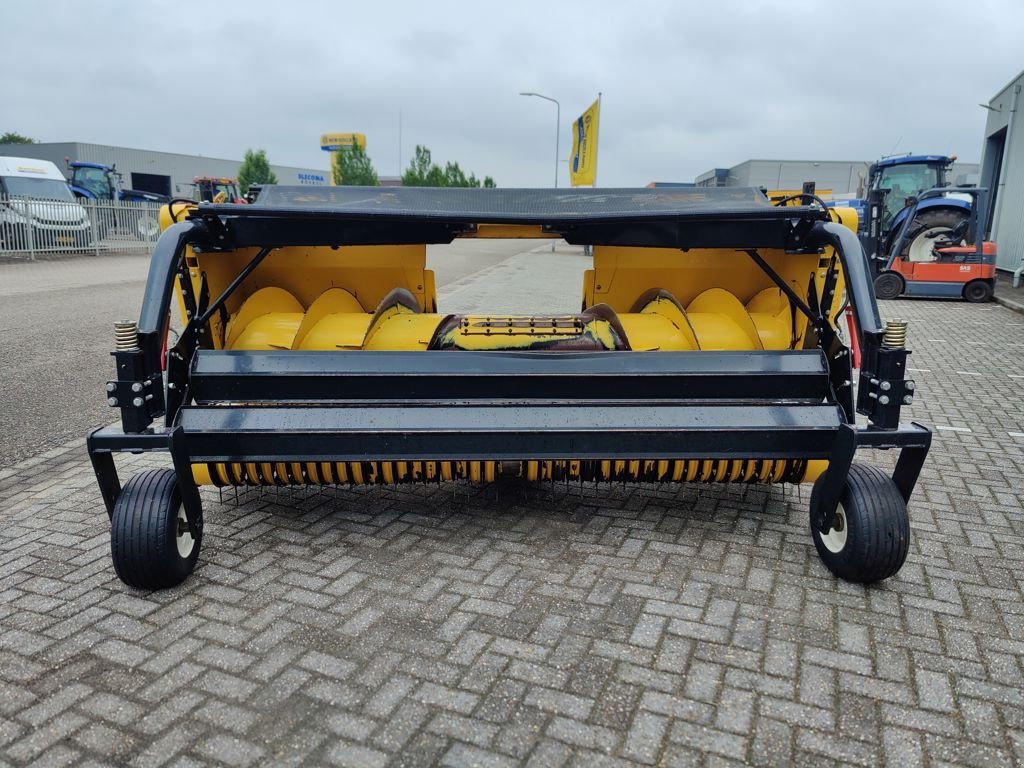 Maisgebiß Türe ait New Holland 273 Gras Pick-up, Gebrauchtmaschine içinde BOEKEL (resim 7)