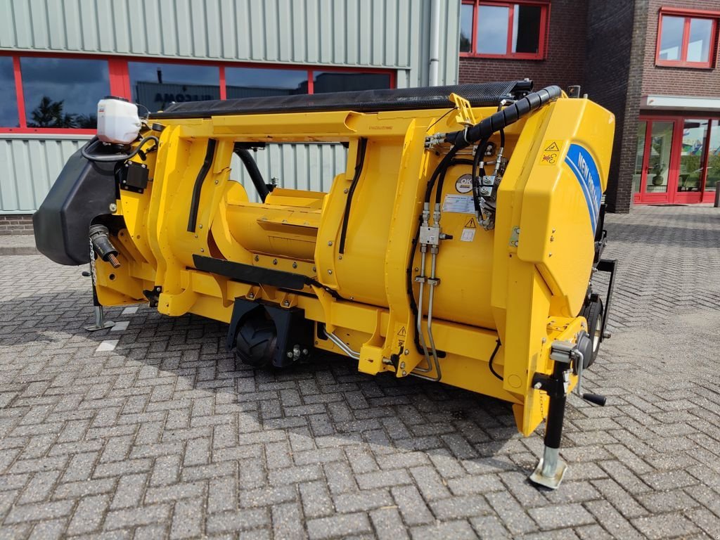 Maisgebiß Türe ait New Holland 300FP Gras Pick-up, Gebrauchtmaschine içinde BOEKEL (resim 3)