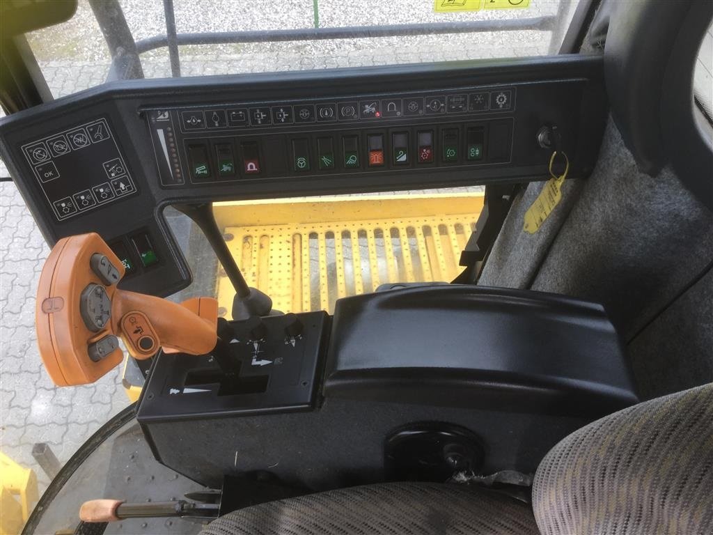 Maisgebiß tip New Holland FX 38 Velholdt inkl majsbord og pickup, Gebrauchtmaschine in Kongerslev (Poză 6)