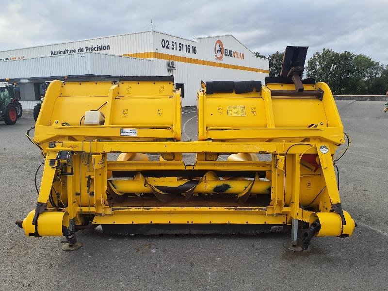 Maispflückvorsatz van het type New Holland 8RGS-M, Gebrauchtmaschine in ANTIGNY (Foto 2)