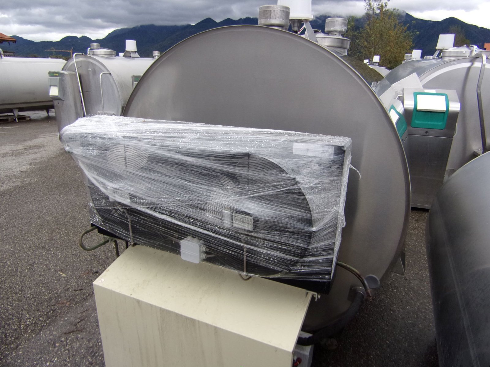 Milchkühltank typu GEA Farm Technologies Platin 2400, Gebrauchtmaschine v Übersee (Obrázok 4)