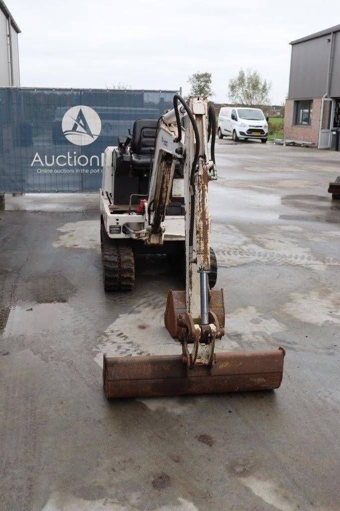 Minibagger du type Bobcat 220, Gebrauchtmaschine en Antwerpen (Photo 8)