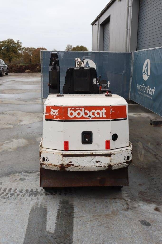 Minibagger du type Bobcat 220, Gebrauchtmaschine en Antwerpen (Photo 5)