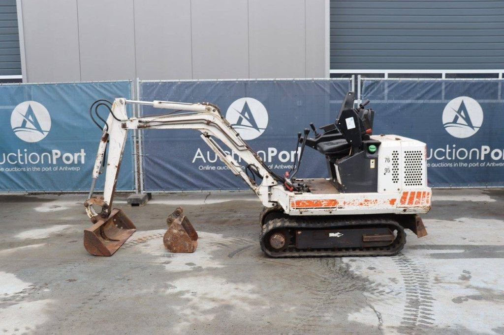 Minibagger du type Bobcat 220, Gebrauchtmaschine en Antwerpen (Photo 2)