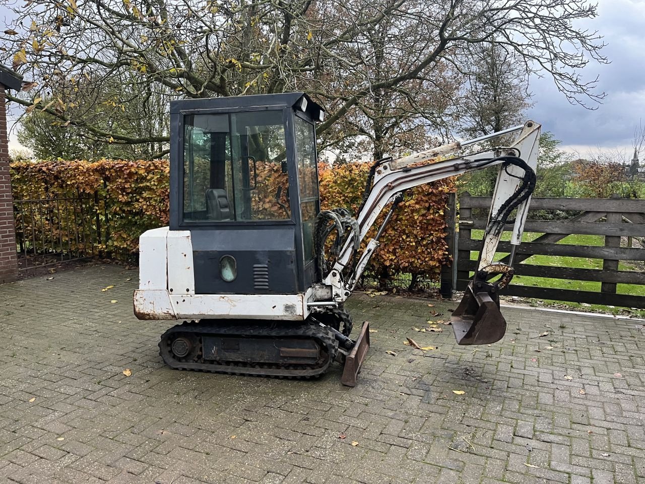 Minibagger del tipo Bobcat 220, Gebrauchtmaschine In Buggenum (Immagine 5)