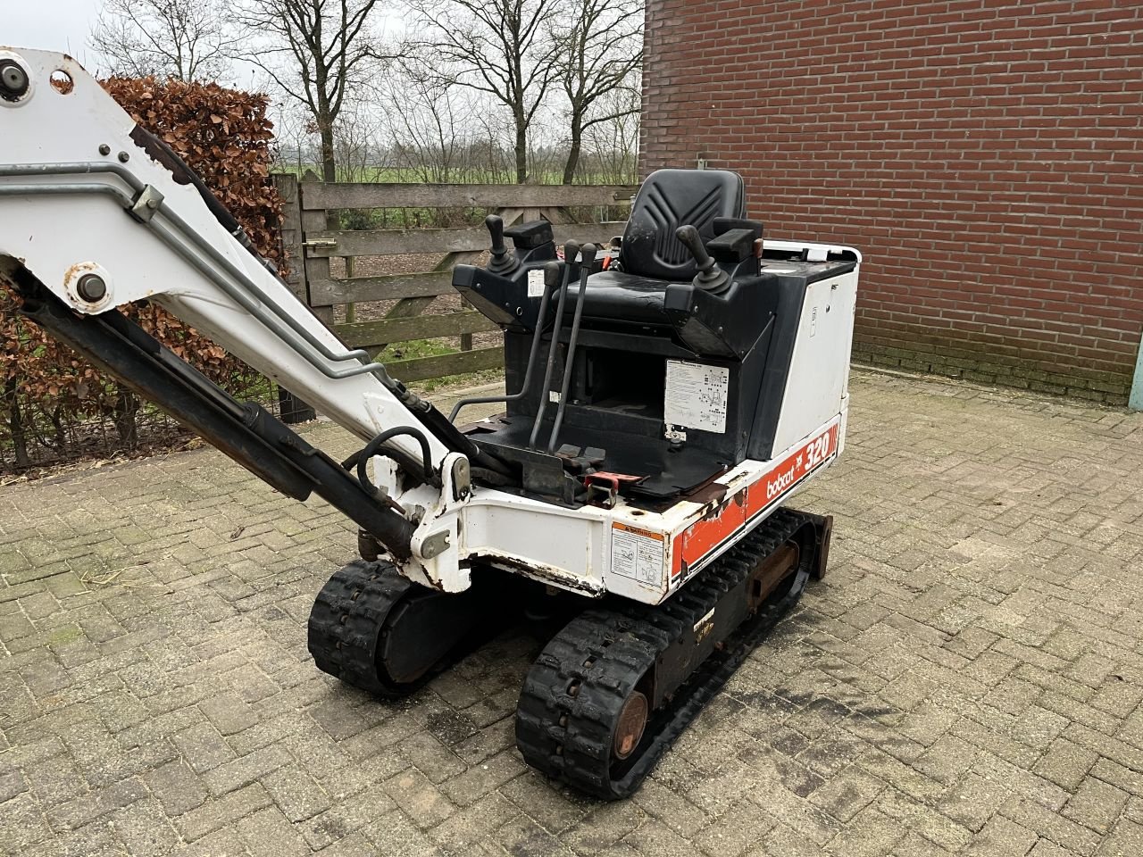 Minibagger del tipo Bobcat 320, Gebrauchtmaschine In Buggenum (Immagine 4)