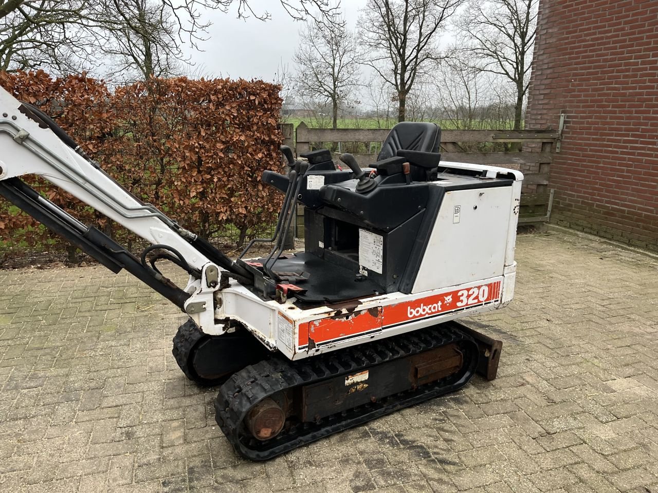 Minibagger del tipo Bobcat 320, Gebrauchtmaschine In Buggenum (Immagine 3)