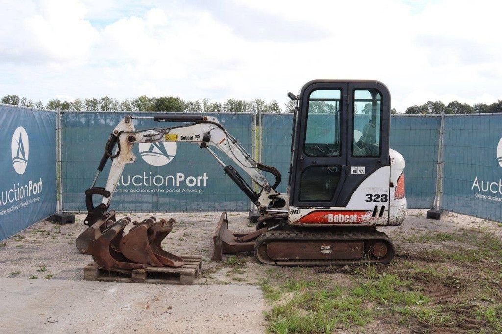 Minibagger tipa Bobcat 323, Gebrauchtmaschine u Antwerpen (Slika 2)