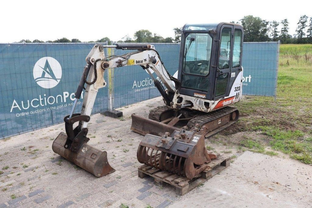 Minibagger des Typs Bobcat 323, Gebrauchtmaschine in Antwerpen (Bild 9)