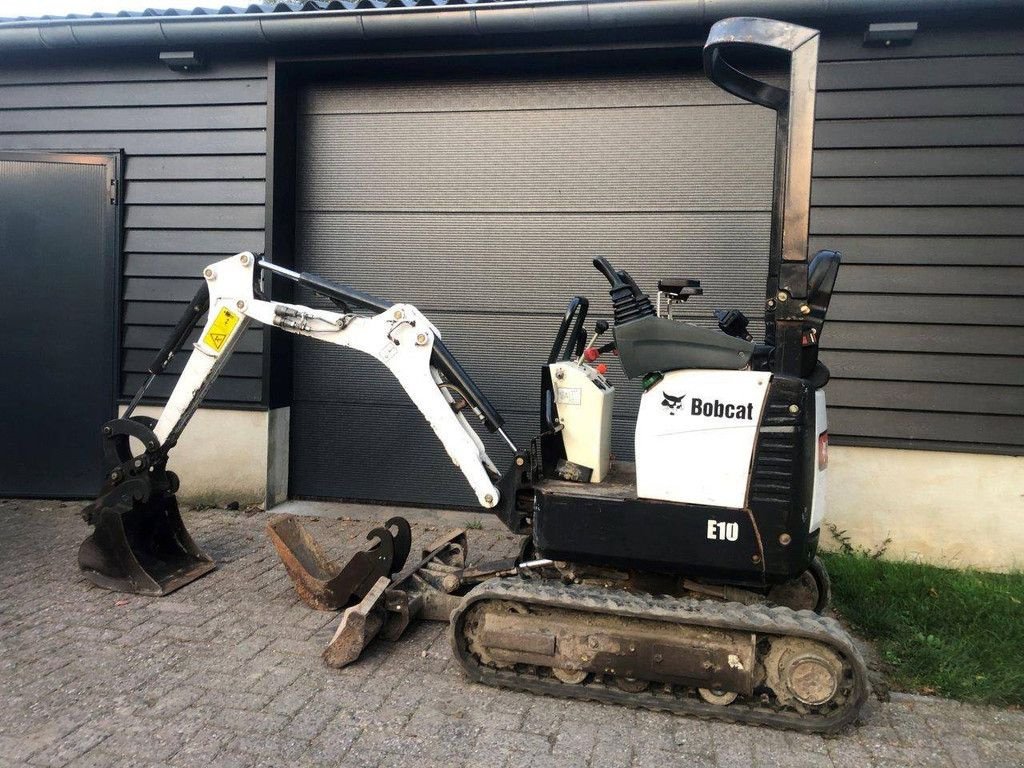 Minibagger van het type Bobcat E10*AAEM, Gebrauchtmaschine in Antwerpen (Foto 2)