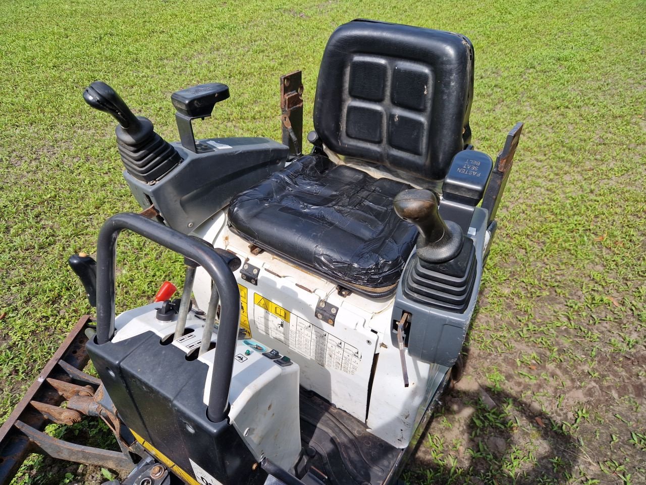 Minibagger du type Bobcat E10, Gebrauchtmaschine en Oirschot (Photo 4)