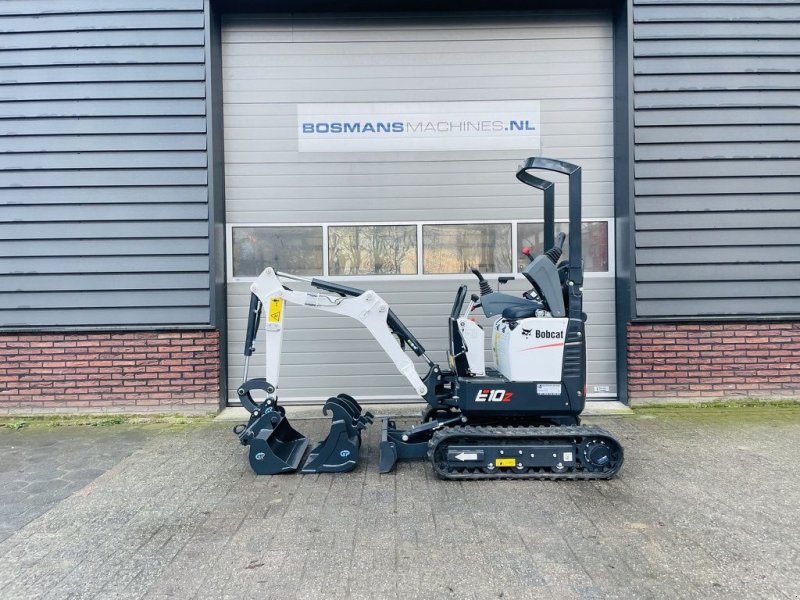 Minibagger van het type Bobcat E10z minigraver NIEUW incl CW05 wissel + 3 bakken, Neumaschine in Neer (Foto 1)