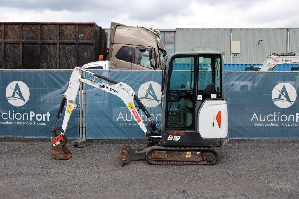 Minibagger des Typs Bobcat E19, Gebrauchtmaschine in Antwerpen (Bild 2)