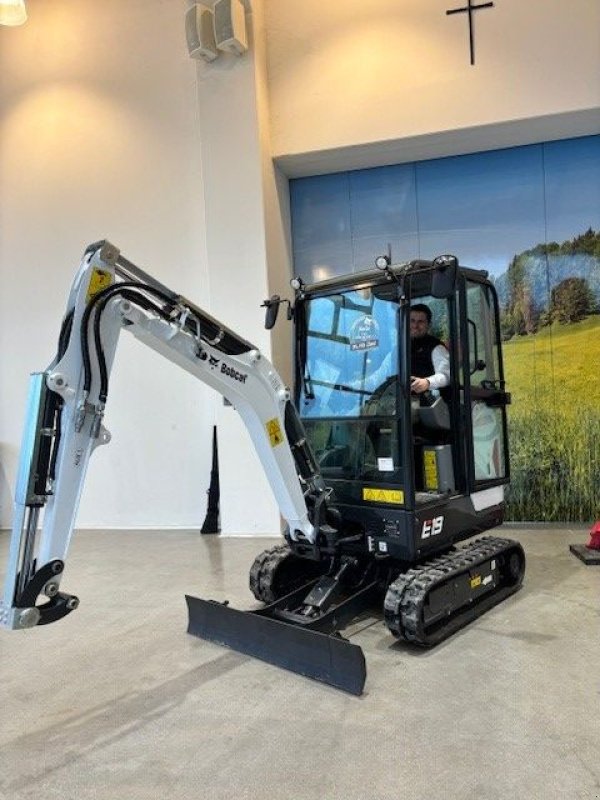 Minibagger del tipo Bobcat E19, Neumaschine In Wallern (Immagine 1)