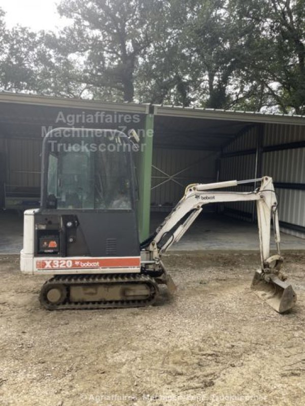 Minibagger typu Bobcat X320, Gebrauchtmaschine v LOMBEZ (Obrázok 2)